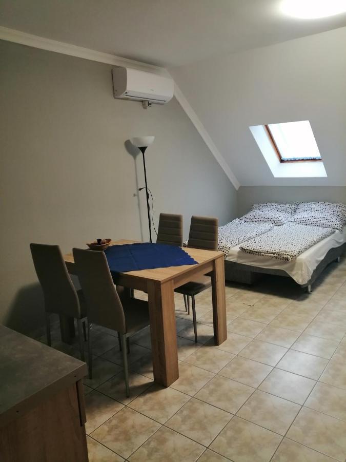 Apartman Pavai Hajduszoboszlo Exterior photo
