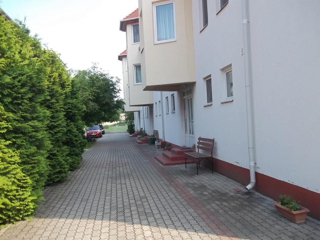Apartman Pavai Hajduszoboszlo Exterior photo